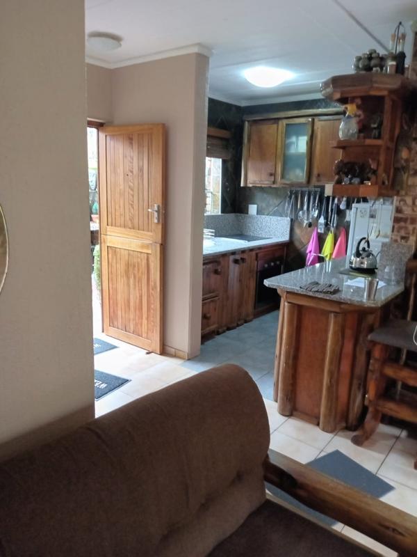 2 Bedroom Property for Sale in Dorandia Gauteng