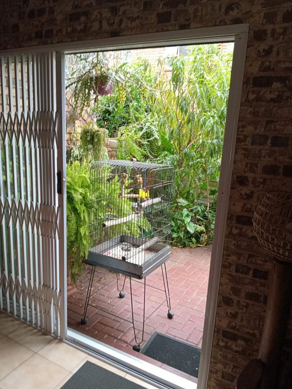 2 Bedroom Property for Sale in Dorandia Gauteng