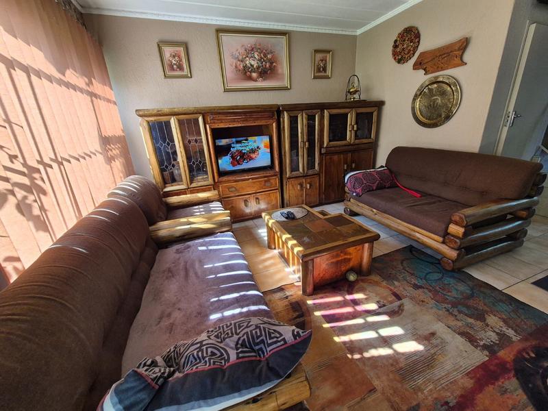 2 Bedroom Property for Sale in Dorandia Gauteng