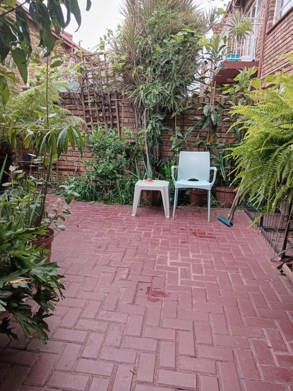 2 Bedroom Property for Sale in Dorandia Gauteng