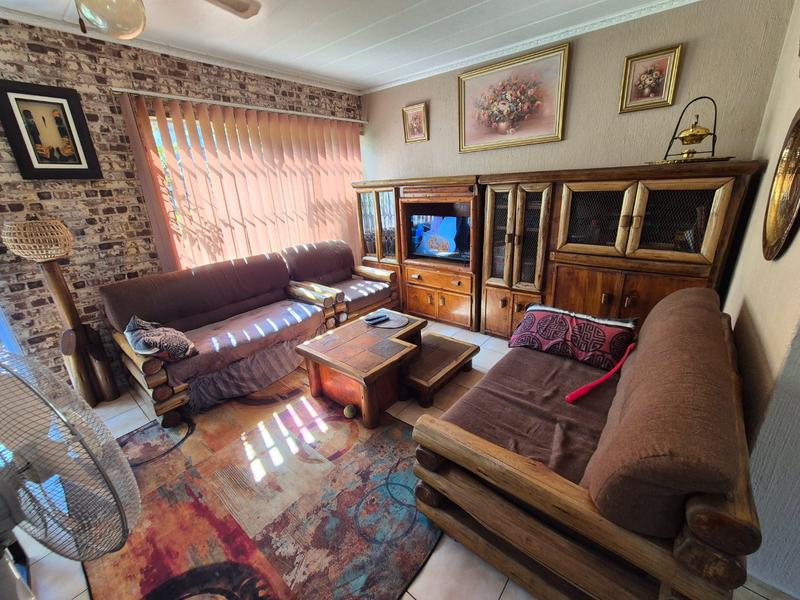 2 Bedroom Property for Sale in Dorandia Gauteng