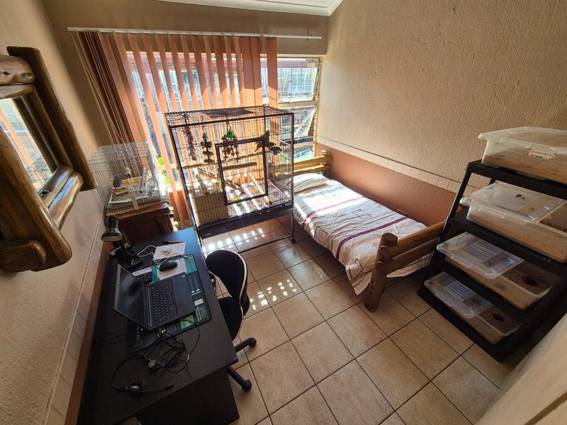 2 Bedroom Property for Sale in Dorandia Gauteng