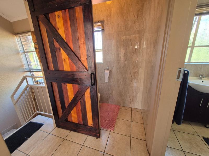 2 Bedroom Property for Sale in Dorandia Gauteng