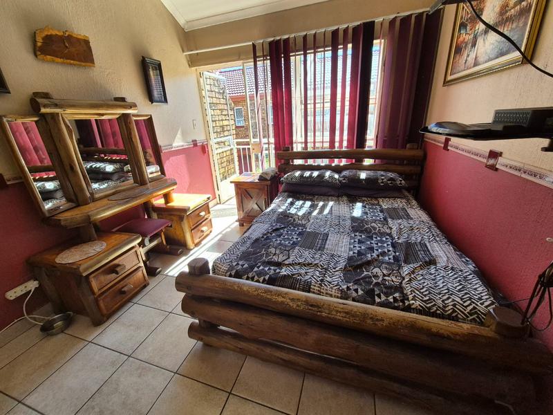 2 Bedroom Property for Sale in Dorandia Gauteng