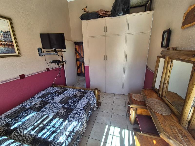 2 Bedroom Property for Sale in Dorandia Gauteng