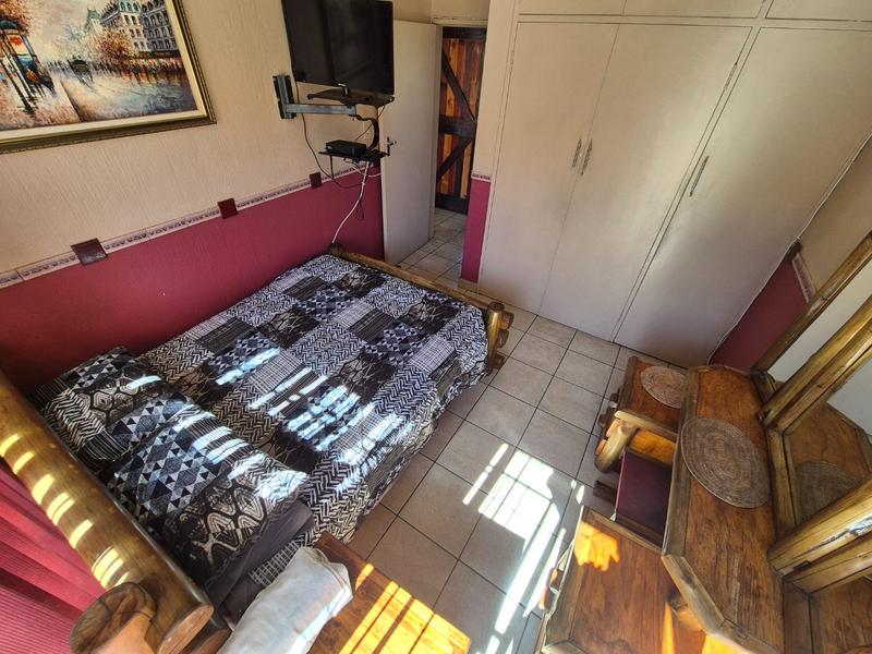 2 Bedroom Property for Sale in Dorandia Gauteng