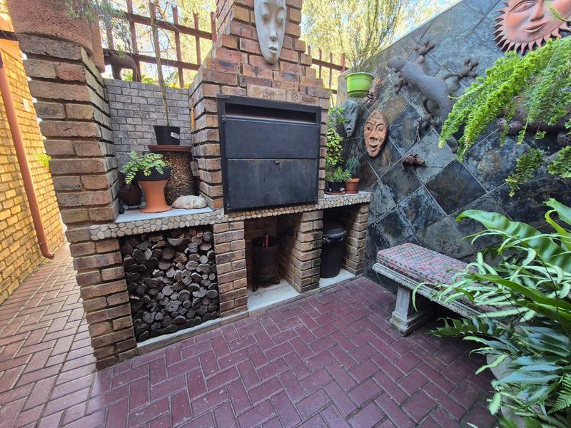 2 Bedroom Property for Sale in Dorandia Gauteng