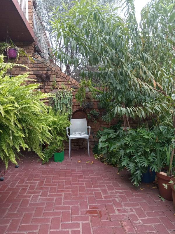 2 Bedroom Property for Sale in Dorandia Gauteng