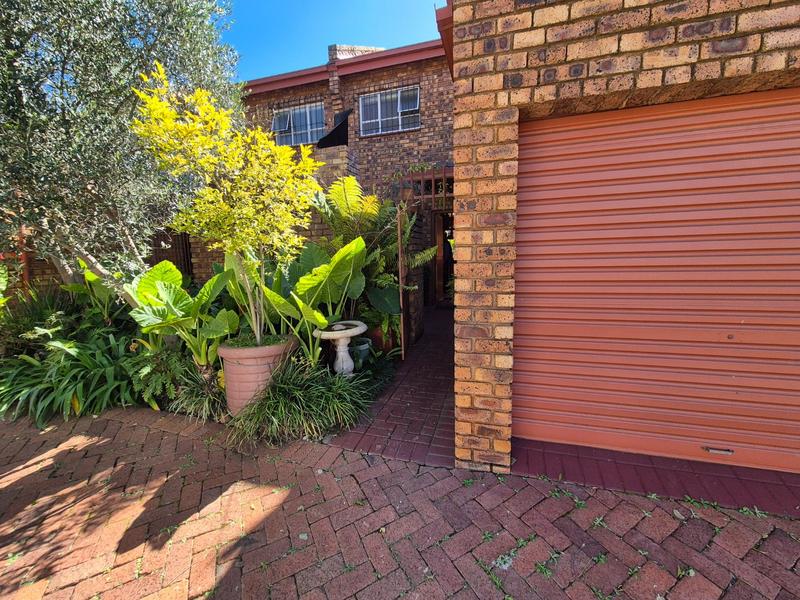 2 Bedroom Property for Sale in Dorandia Gauteng