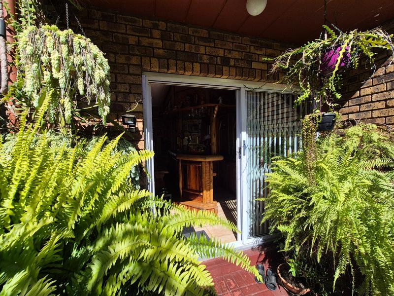 2 Bedroom Property for Sale in Dorandia Gauteng
