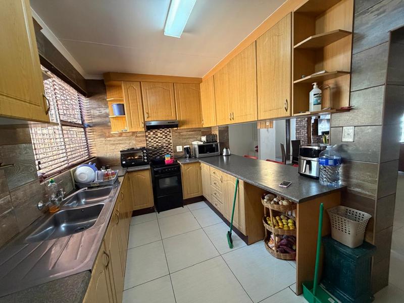 4 Bedroom Property for Sale in Theresa Park Gauteng