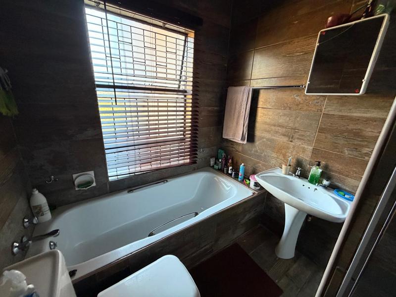 4 Bedroom Property for Sale in Theresa Park Gauteng