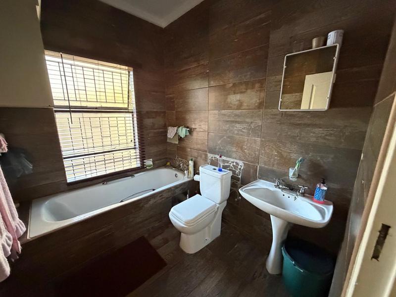 4 Bedroom Property for Sale in Theresa Park Gauteng