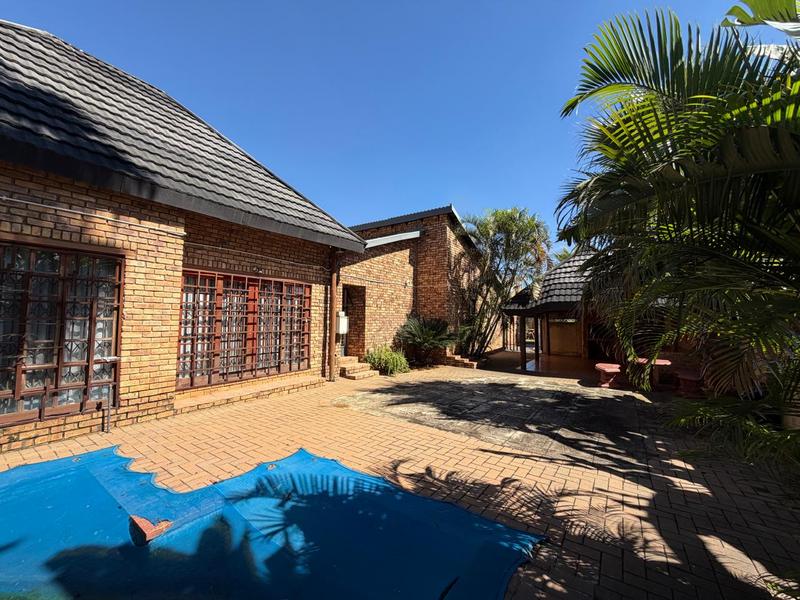 4 Bedroom Property for Sale in Theresa Park Gauteng