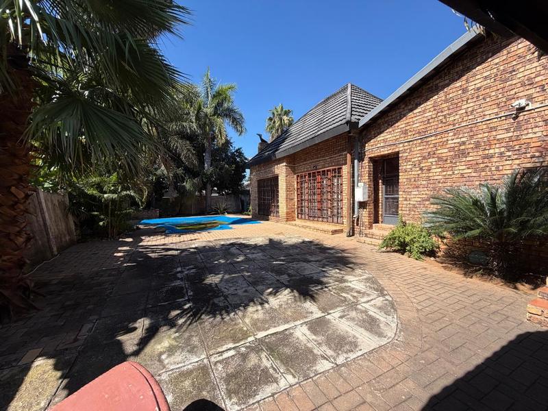 4 Bedroom Property for Sale in Theresa Park Gauteng