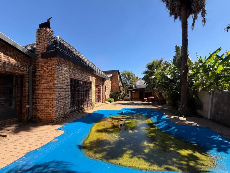 4 Bedroom Property for Sale in Theresa Park Gauteng