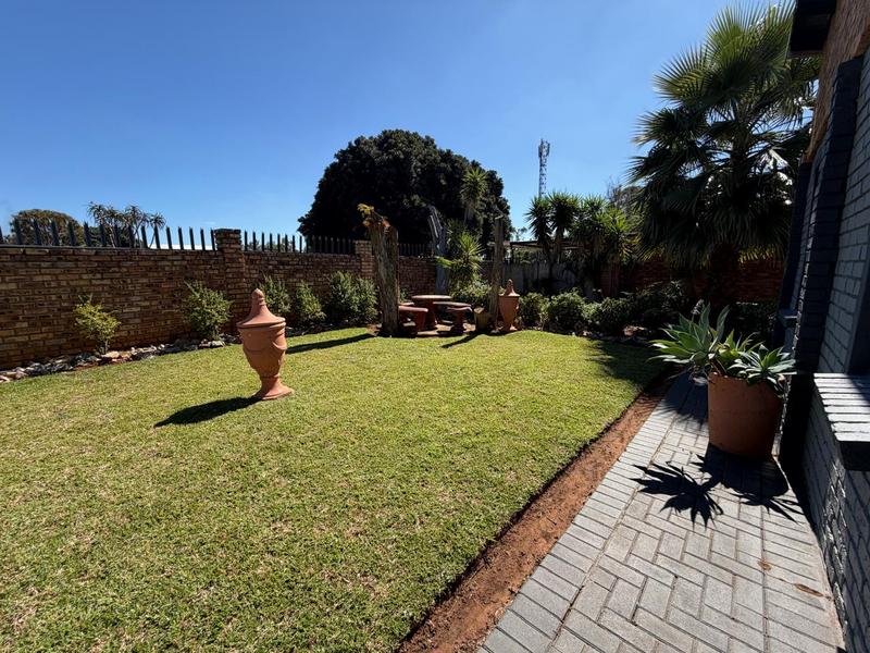 4 Bedroom Property for Sale in Theresa Park Gauteng