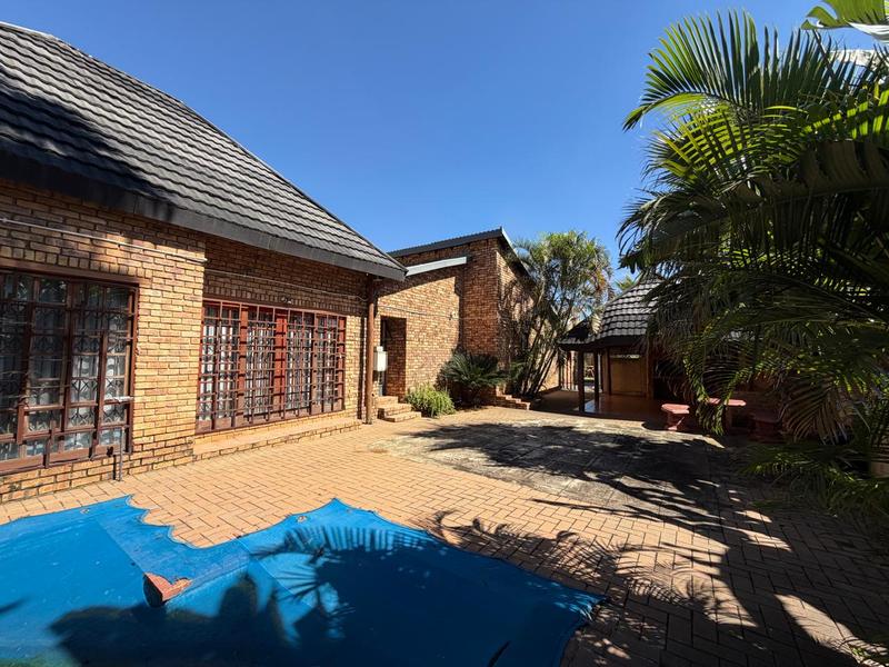 4 Bedroom Property for Sale in Theresa Park Gauteng