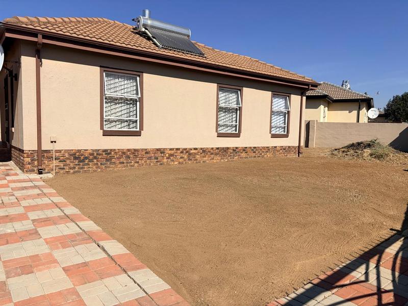 3 Bedroom Property for Sale in Kirkney Gauteng
