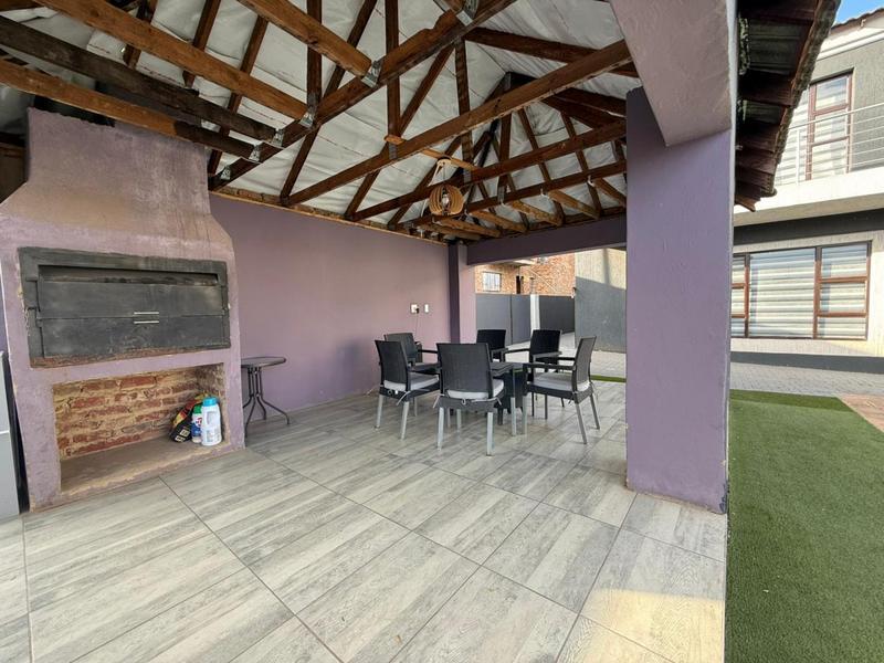 To Let 5 Bedroom Property for Rent in Three Rivers East Gauteng