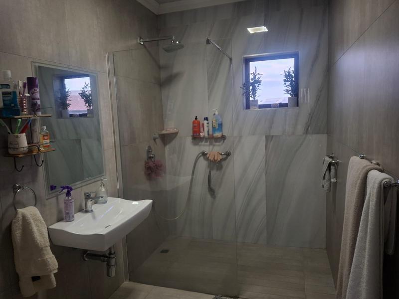To Let 5 Bedroom Property for Rent in Three Rivers East Gauteng