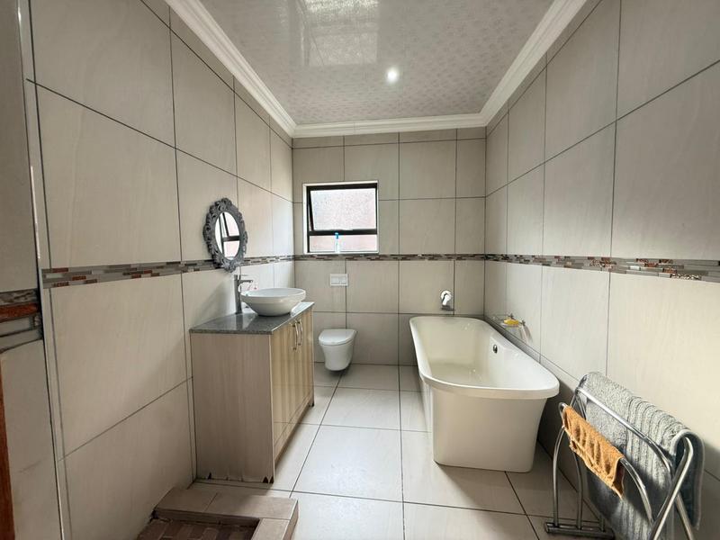 To Let 5 Bedroom Property for Rent in Three Rivers East Gauteng