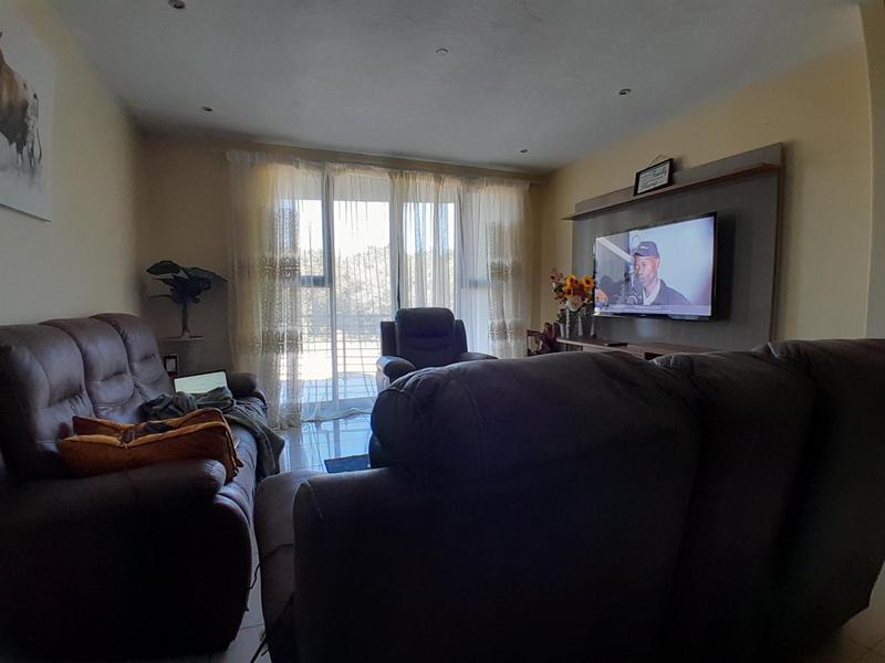 2 Bedroom Property for Sale in Rooihuiskraal North Gauteng