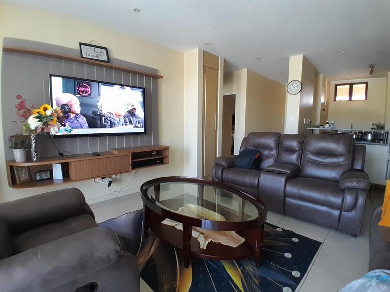 2 Bedroom Property for Sale in Rooihuiskraal North Gauteng