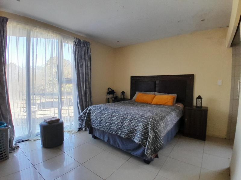 2 Bedroom Property for Sale in Rooihuiskraal North Gauteng