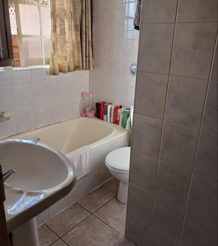 3 Bedroom Property for Sale in New Redruth Gauteng