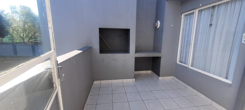 2 Bedroom Property for Sale in Mulbarton Gauteng