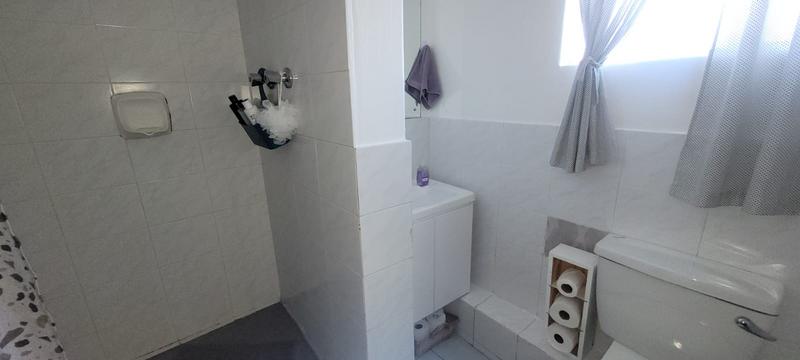 2 Bedroom Property for Sale in Mulbarton Gauteng