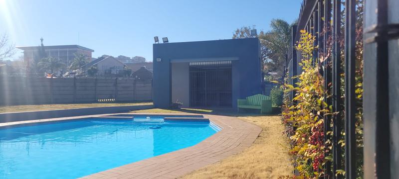 2 Bedroom Property for Sale in Mulbarton Gauteng