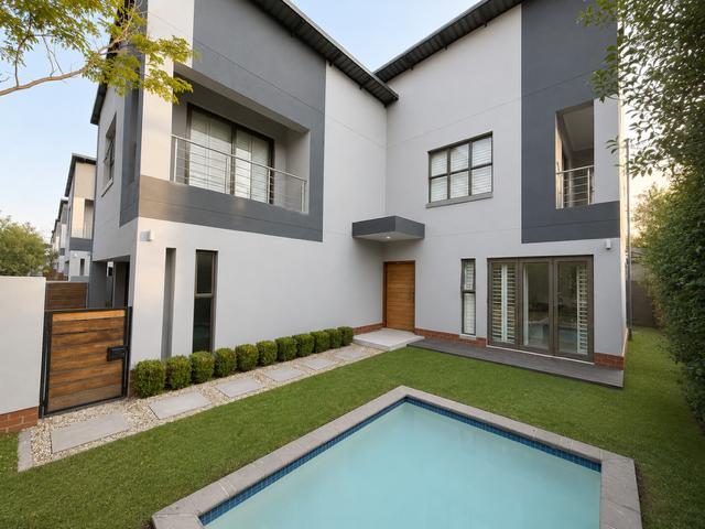 To Let 4 Bedroom Property for Rent in Bryanston Gauteng