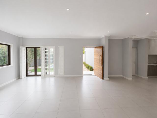 To Let 4 Bedroom Property for Rent in Bryanston Gauteng