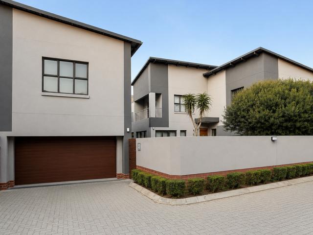 To Let 4 Bedroom Property for Rent in Bryanston Gauteng