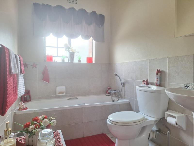 To Let 2 Bedroom Property for Rent in Dalview Gauteng