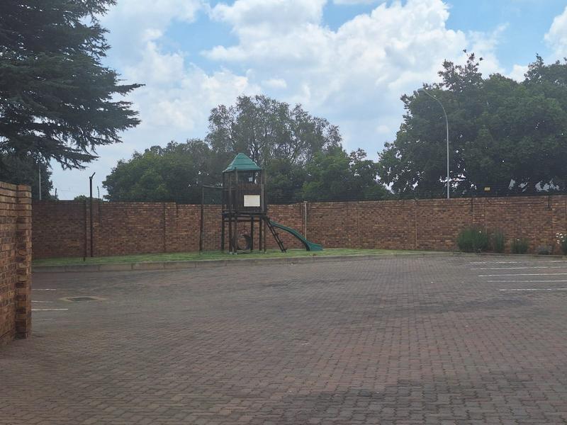To Let 2 Bedroom Property for Rent in Dalview Gauteng