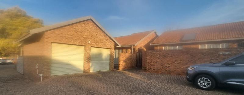 3 Bedroom Property for Sale in Eldoraigne Gauteng