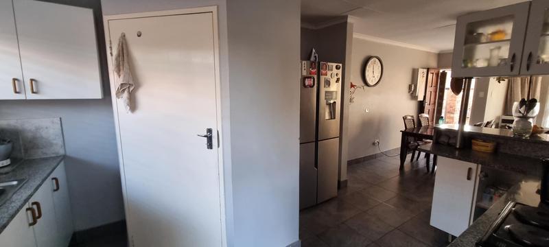 3 Bedroom Property for Sale in Eldoraigne Gauteng
