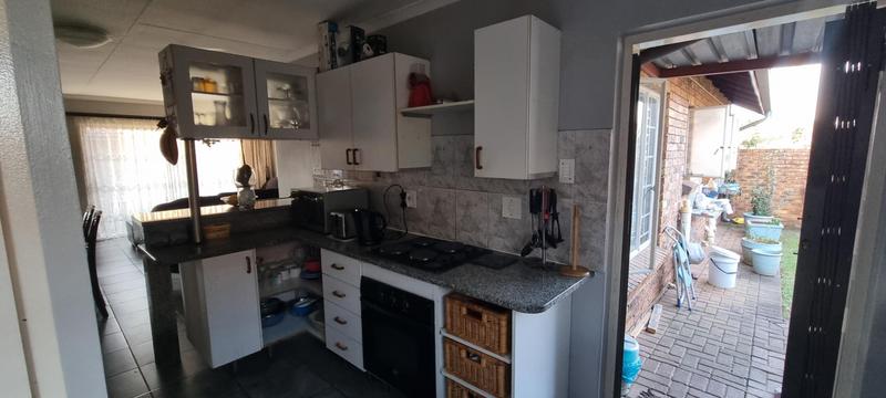 3 Bedroom Property for Sale in Eldoraigne Gauteng