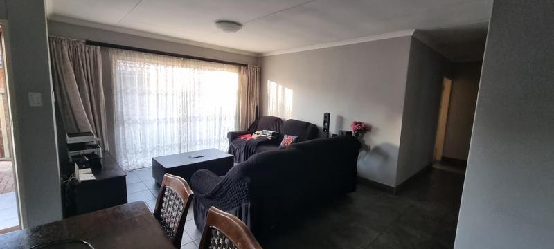3 Bedroom Property for Sale in Eldoraigne Gauteng