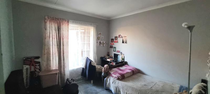 3 Bedroom Property for Sale in Eldoraigne Gauteng