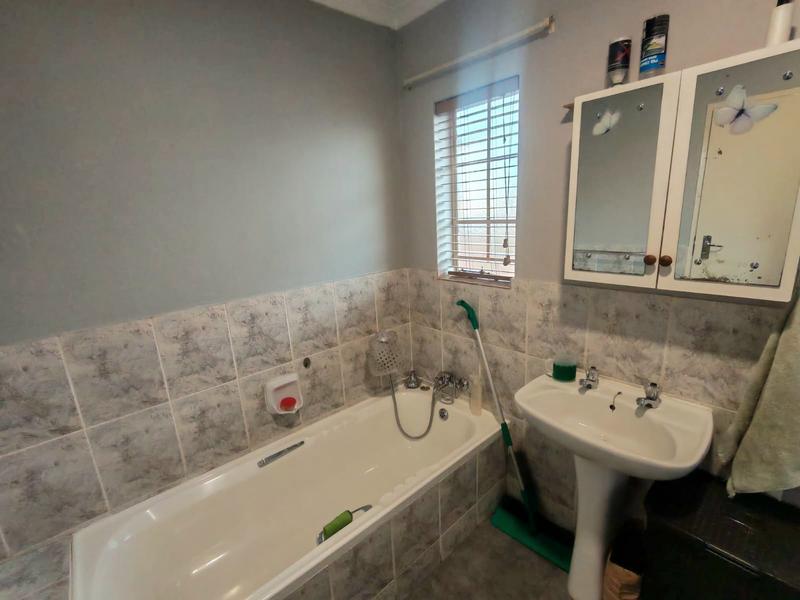 3 Bedroom Property for Sale in Eldoraigne Gauteng