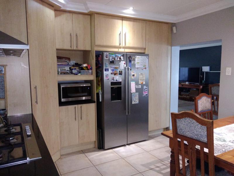 4 Bedroom Property for Sale in Wierda Park Gauteng