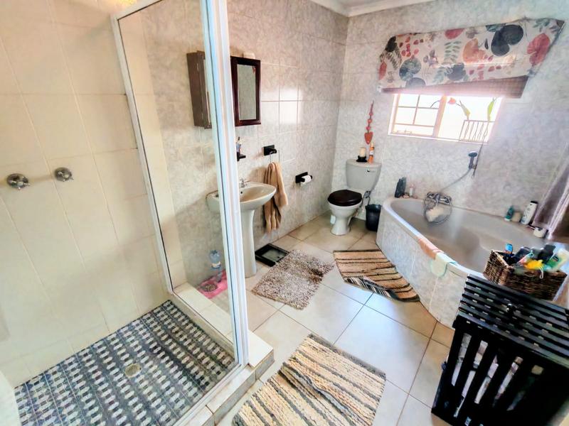 3 Bedroom Property for Sale in Wierdaglen Estate Gauteng