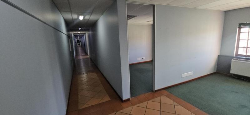 To Let Commercial Property for Rent in Randjespark Gauteng