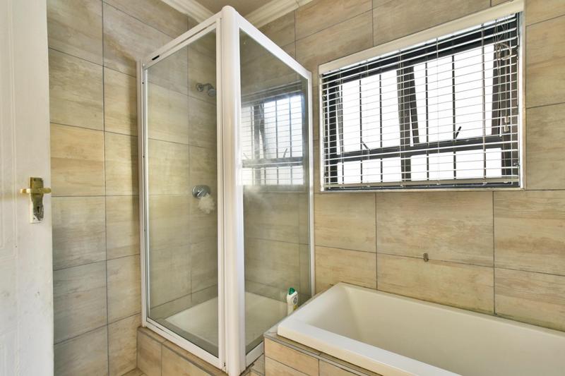 3 Bedroom Property for Sale in Bassonia Gauteng