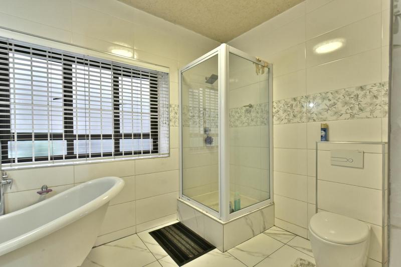3 Bedroom Property for Sale in Bassonia Gauteng
