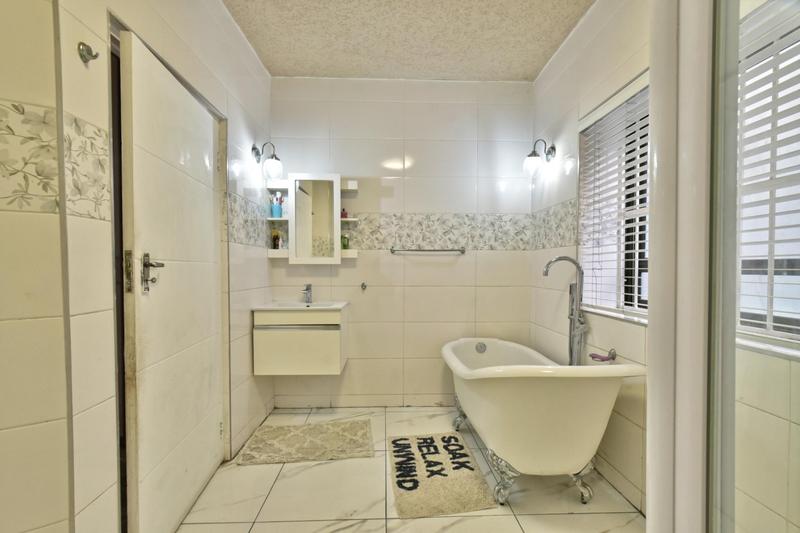 3 Bedroom Property for Sale in Bassonia Gauteng